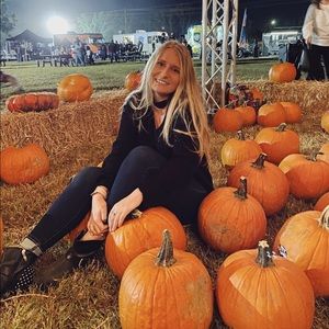 Meet your Posher, Emilie